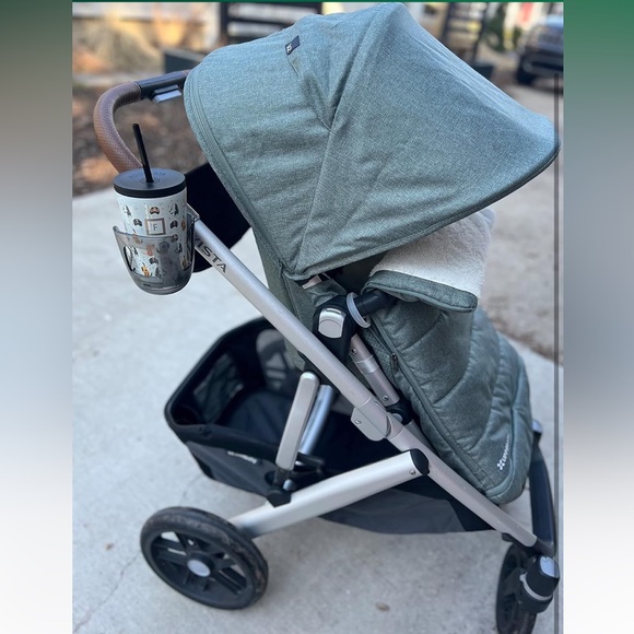 Iron Flask 12oz Non-Slip, Splash & Spill Proof - Space Heroes (NWT) - Picture 4 of 6